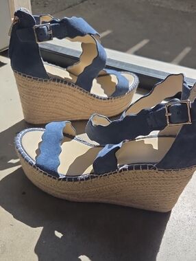 Scallop-Edge Blue Espadrille Wedge Sandals